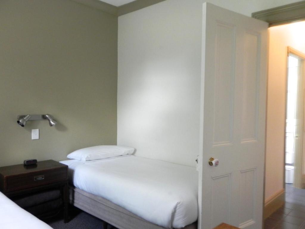 Moore Park Inn Армідейл Номер фото
